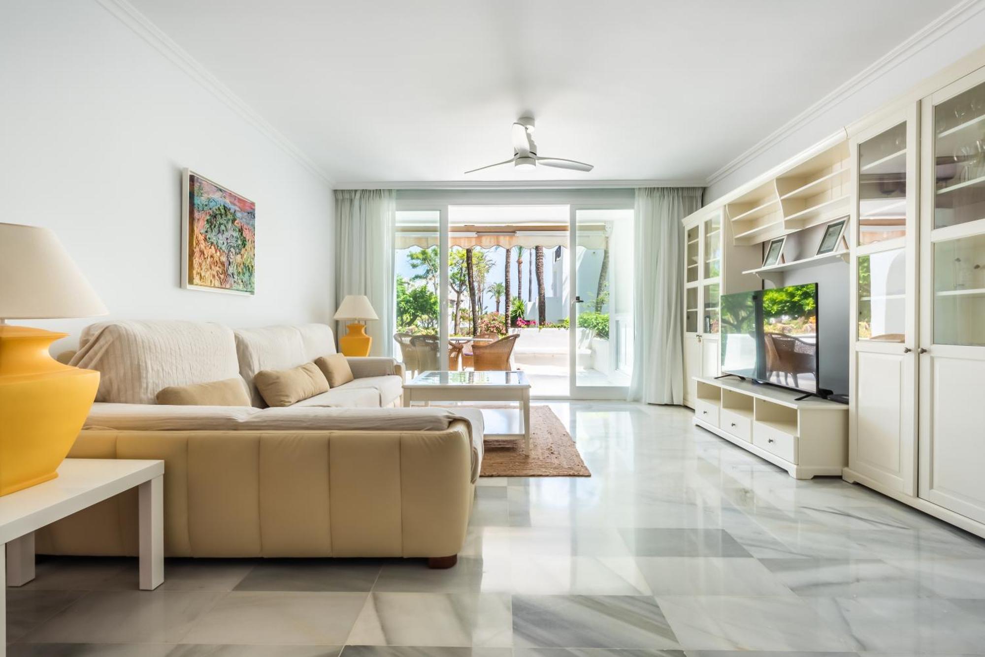 Alcazaba Beach Apartment Estepona Exteriör bild