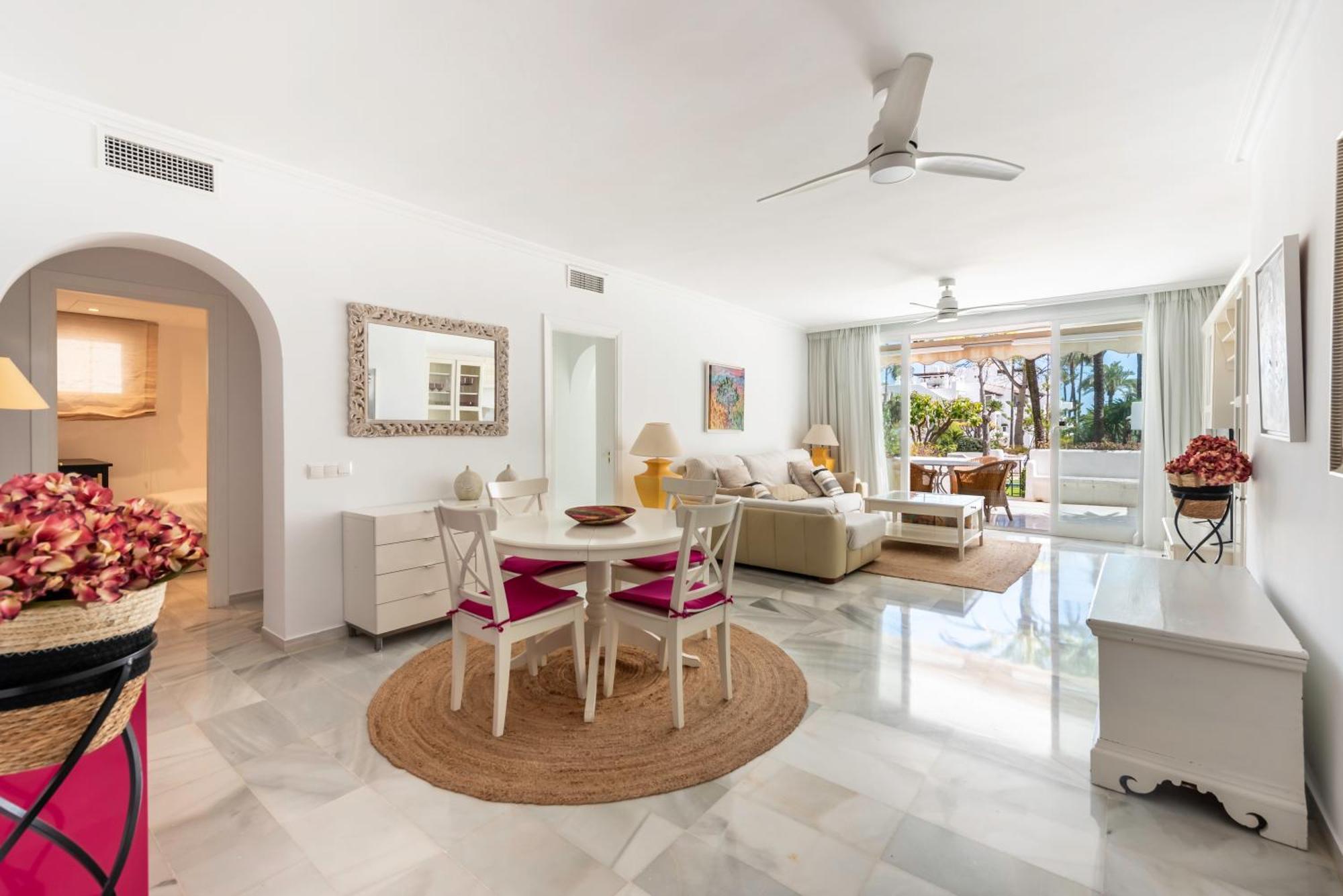 Alcazaba Beach Apartment Estepona Exteriör bild