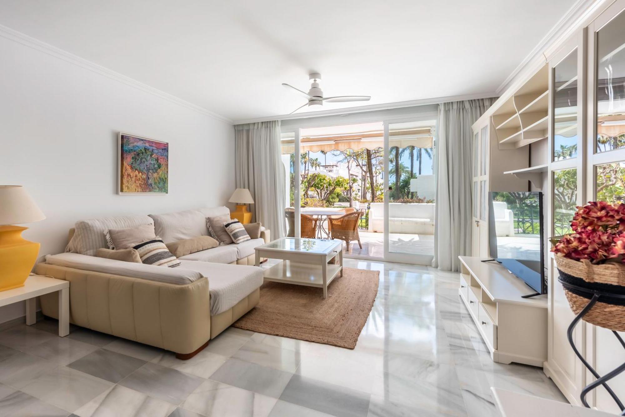 Alcazaba Beach Apartment Estepona Exteriör bild